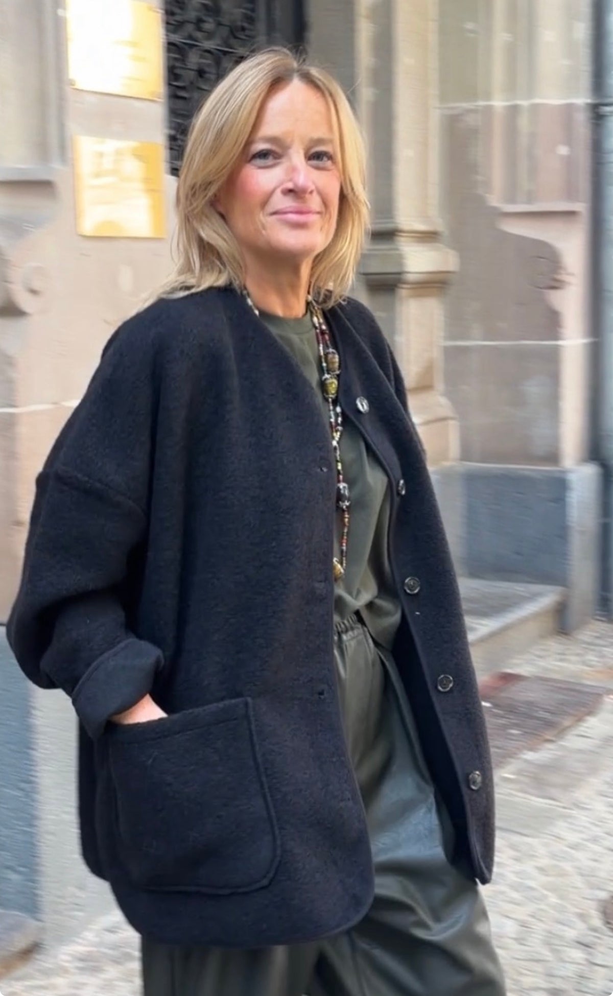 Veste Hannah noire en laine Âme Antwerp