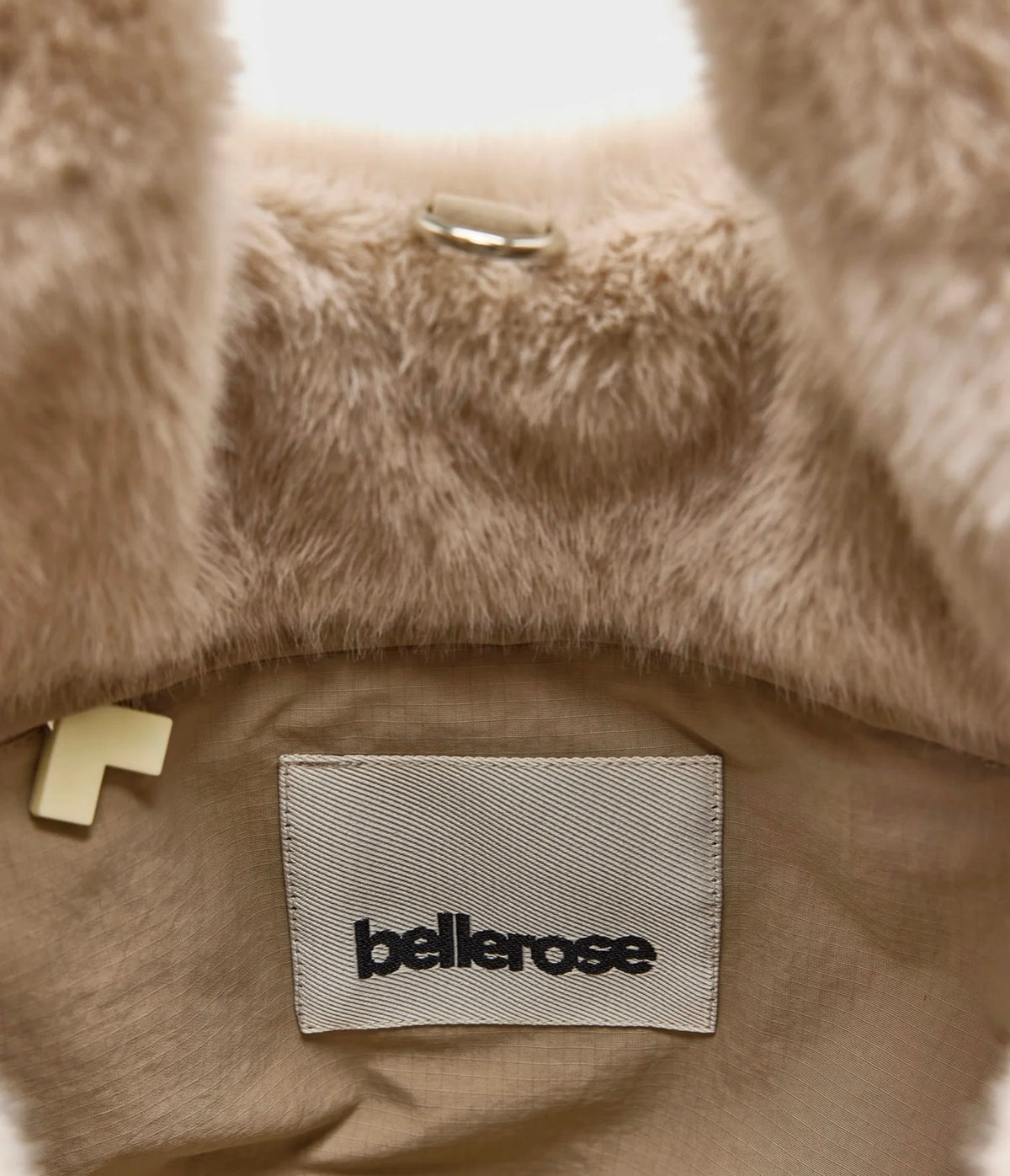 Sac à main en fausse fourrure Helga